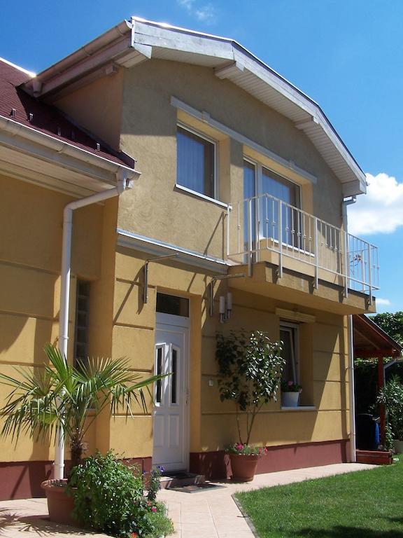 Akacia Apartment - Free Inside Parking, 2 Bedrooms, Garden, Next To Centre Budapesta Exterior foto