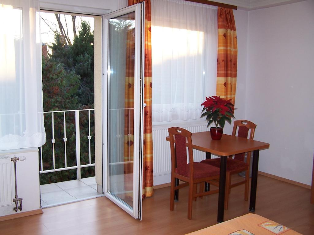Akacia Apartment - Free Inside Parking, 2 Bedrooms, Garden, Next To Centre Budapesta Cameră foto