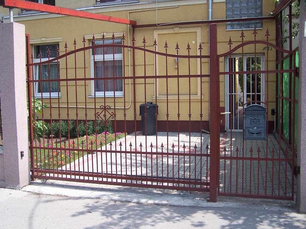 Akacia Apartment - Free Inside Parking, 2 Bedrooms, Garden, Next To Centre Budapesta Exterior foto